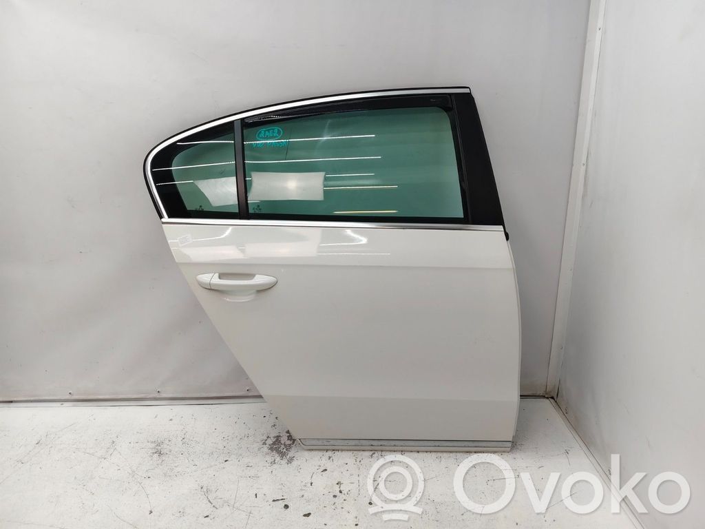 Volkswagen PASSAT B7 Puerta trasera 
