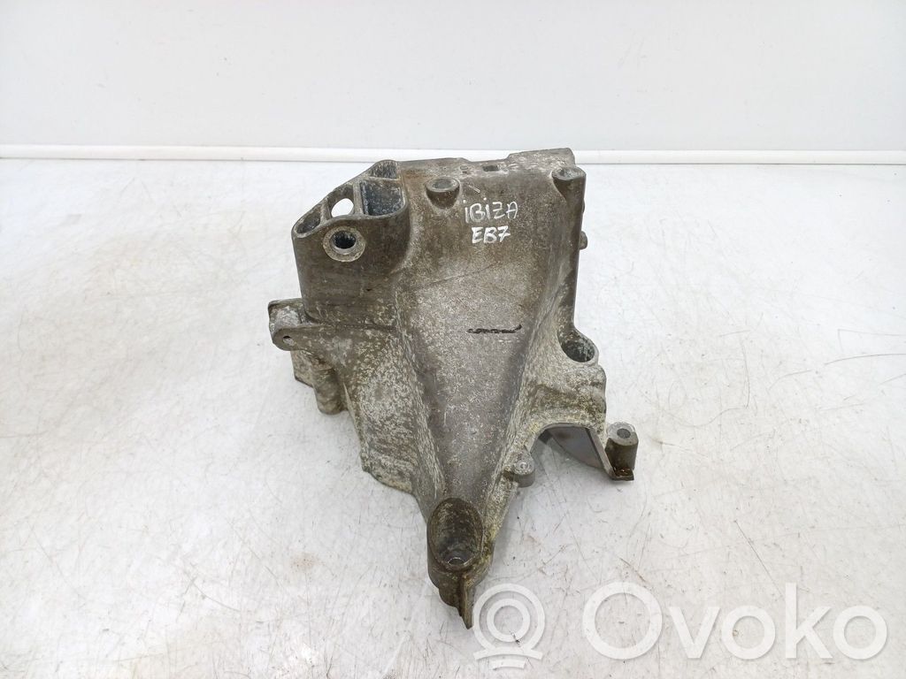 Seat Ibiza V (KJ) Engine mount bracket 
