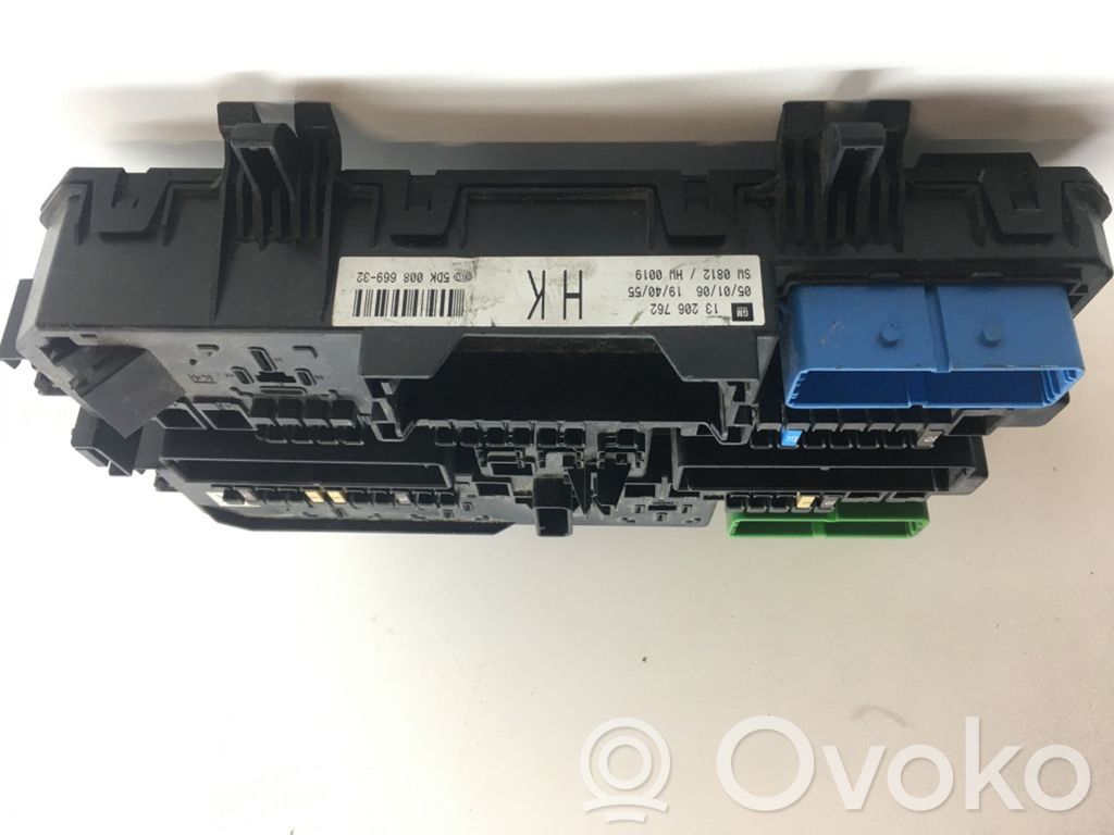 Opel Astra H Sulakemoduuli 