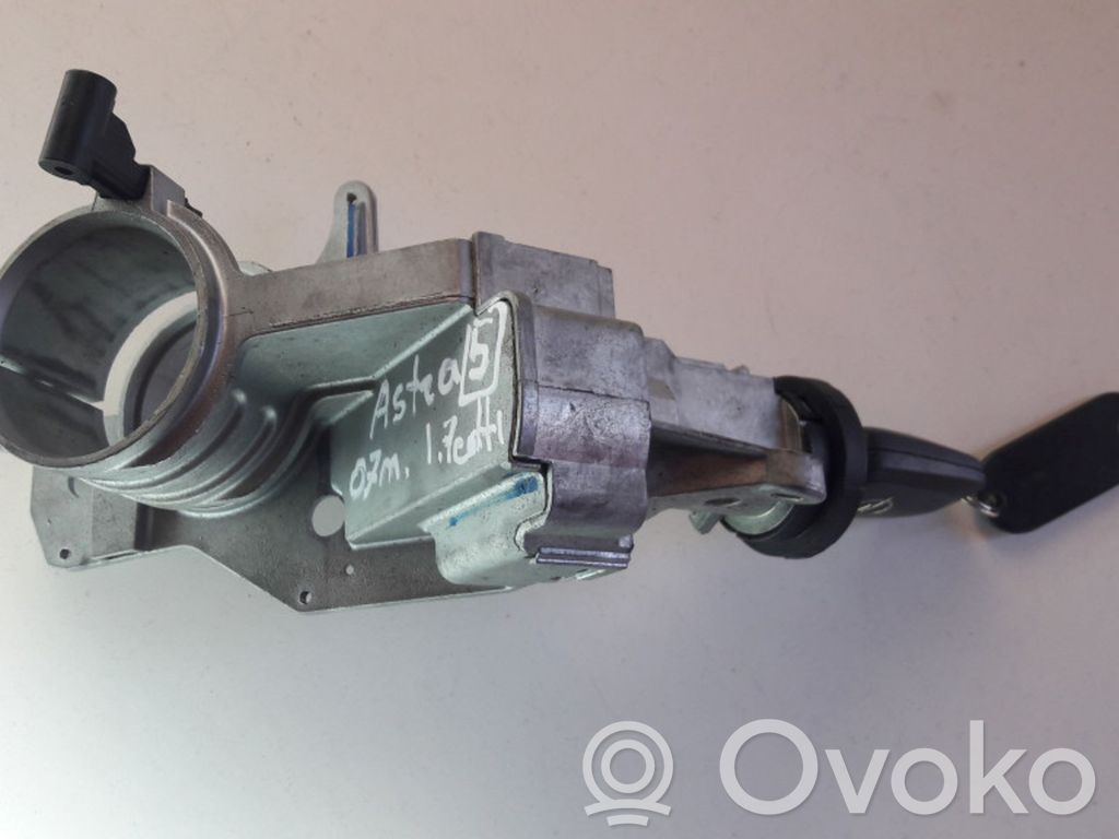 Opel Astra H Ignition lock 