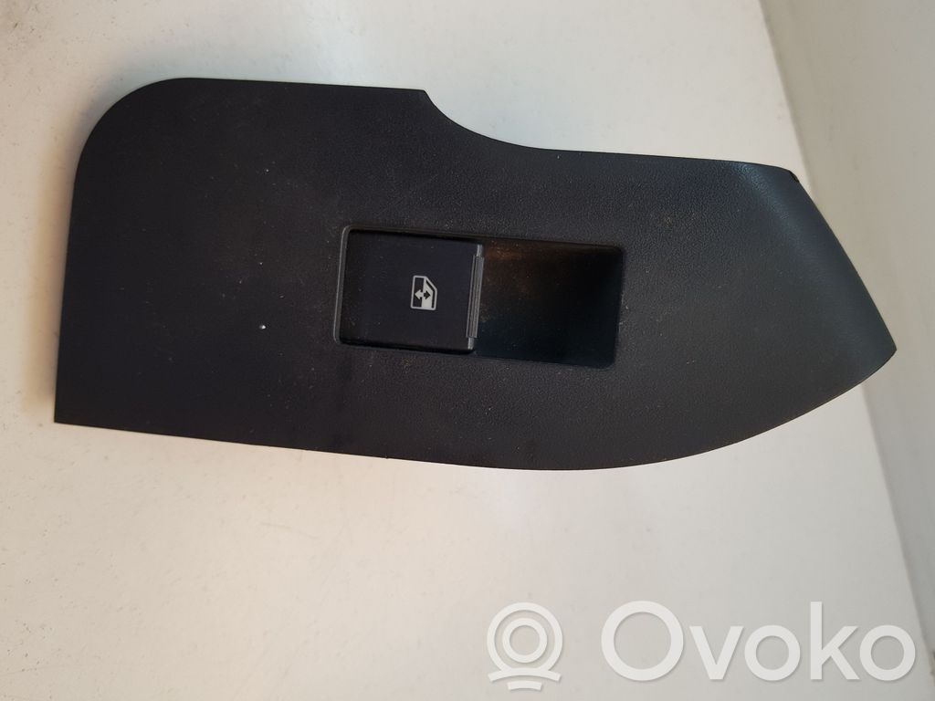 Chevrolet Captiva Electric window control switch 