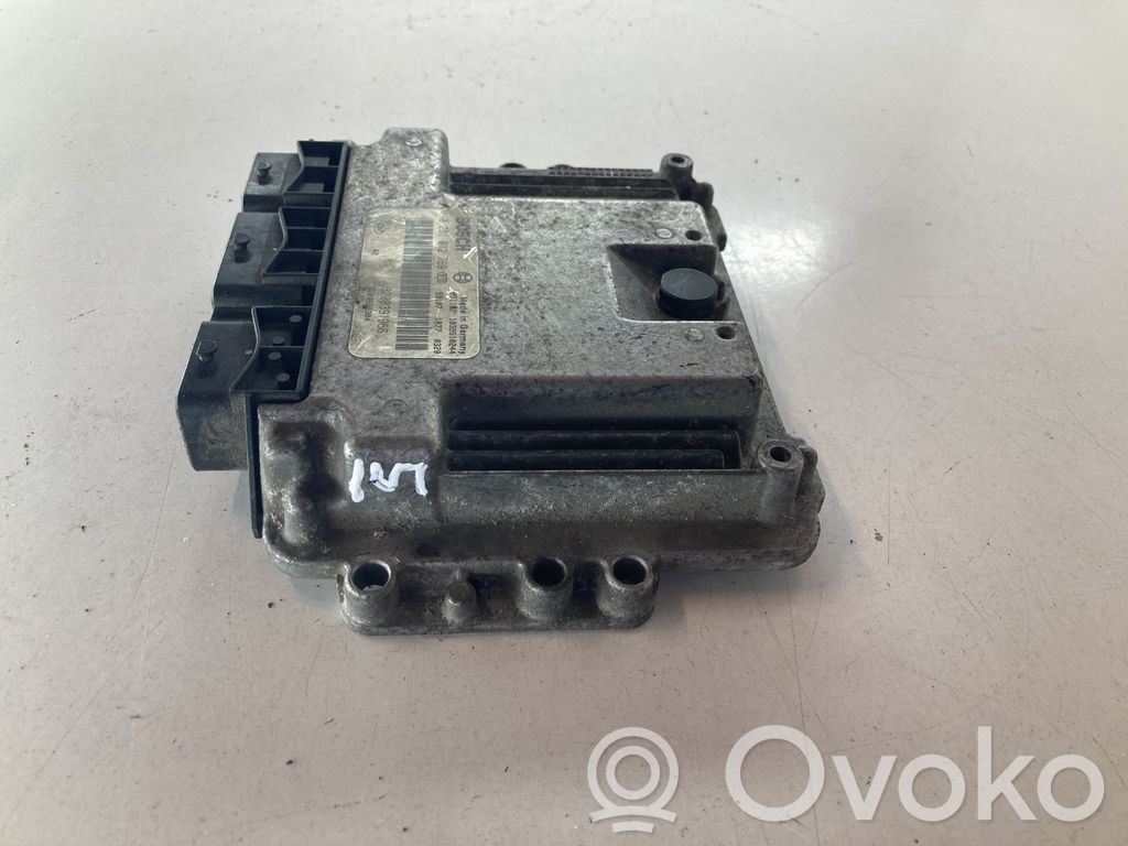 Renault Trafic II (X83) Engine control unit/module 