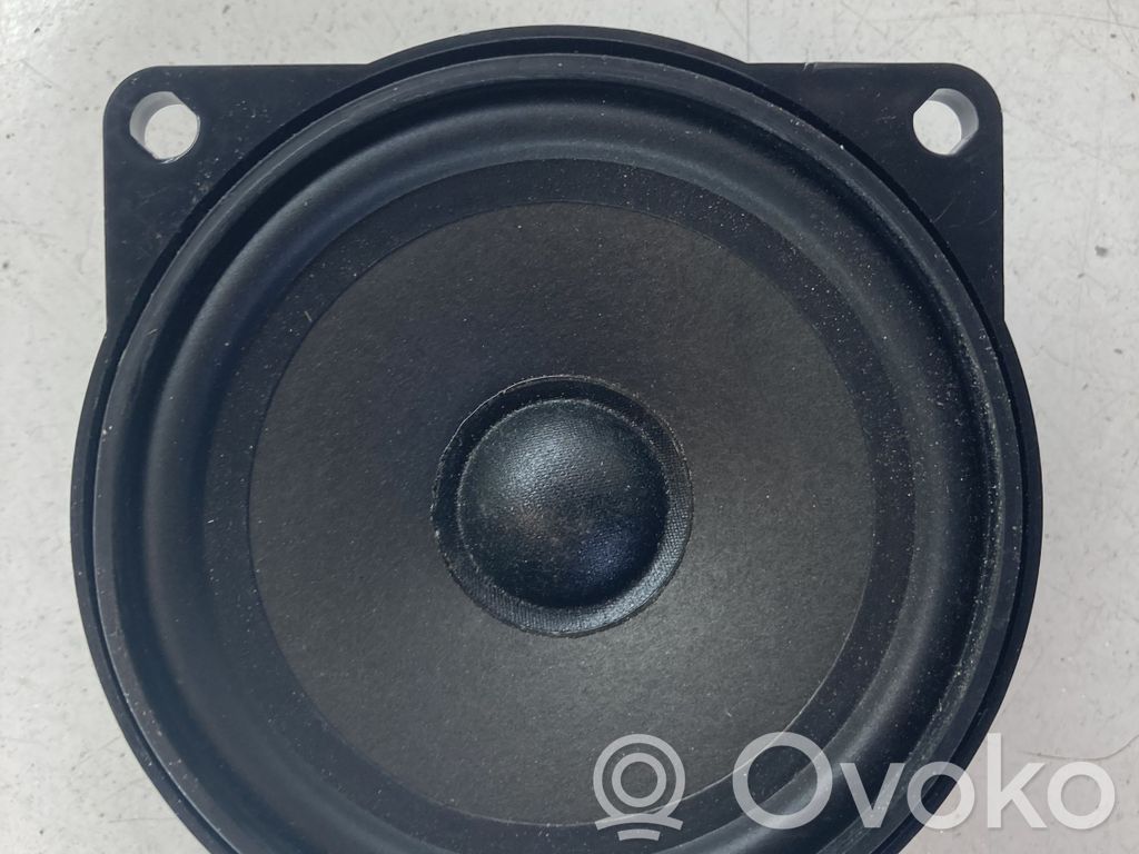 BMW 5 E60 E61 Garsiakalbis (-iai) priekinėse duryse 