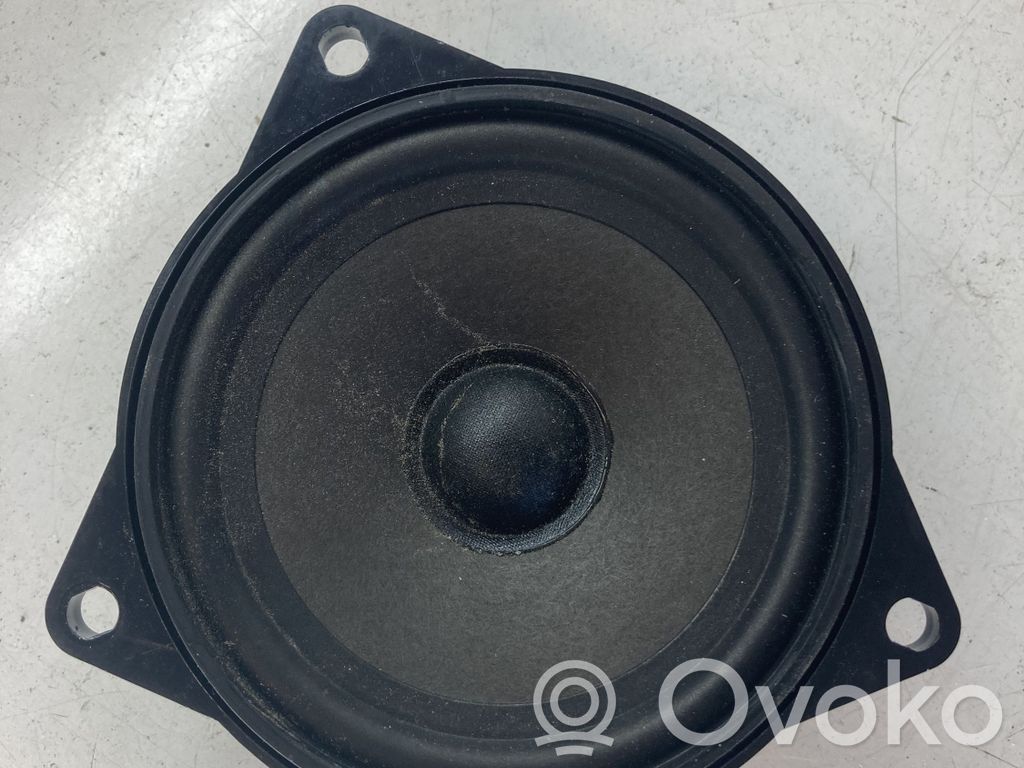 BMW 5 E60 E61 Garsiakalbis (-iai) priekinėse duryse 