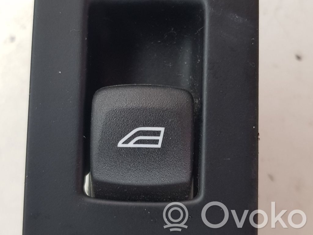 Volvo V40 Electric window control switch 