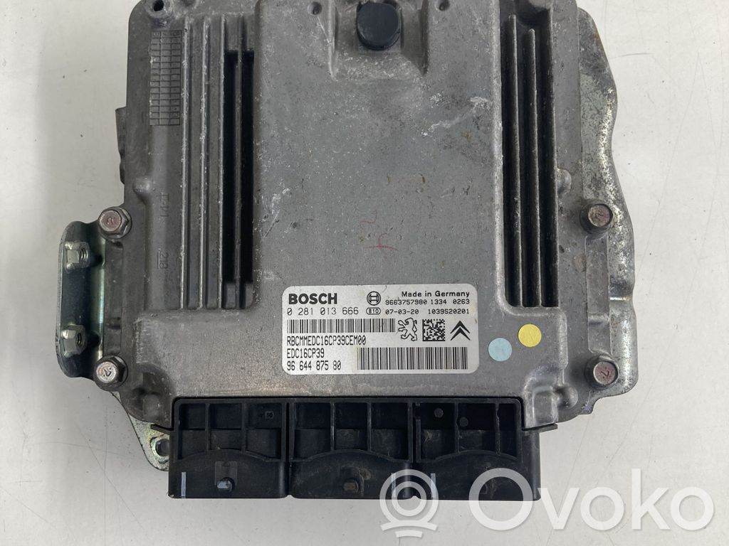 Peugeot 4007 Engine control unit/module 