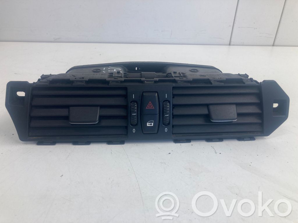 BMW 5 E60 E61 Rejilla de ventilación central del panel 
