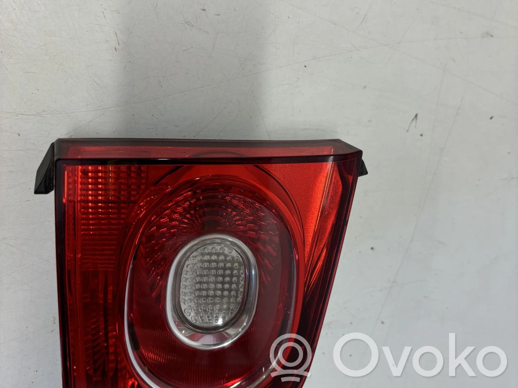 Volkswagen Tiguan Lampy tylnej klapy bagażnika 