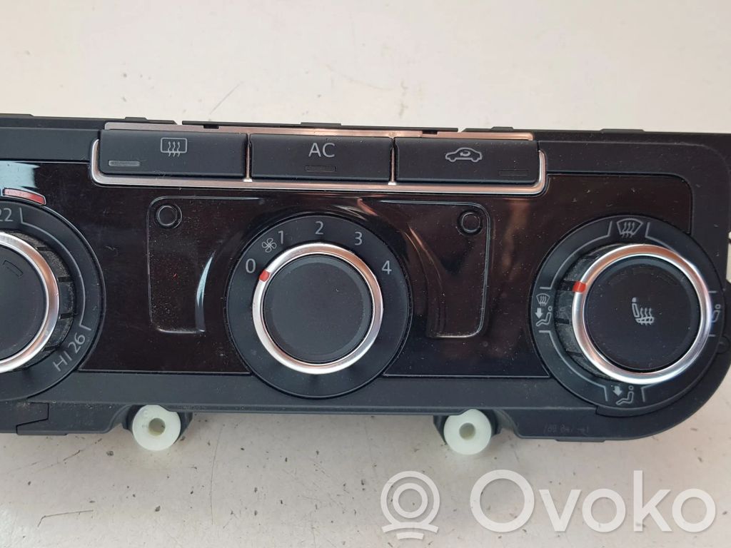 Volkswagen Golf VI Climate control unit 