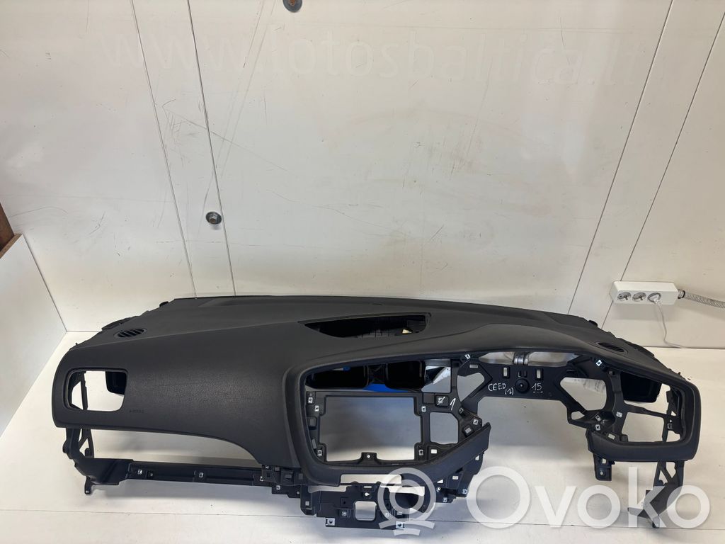 KIA Ceed Panelė 