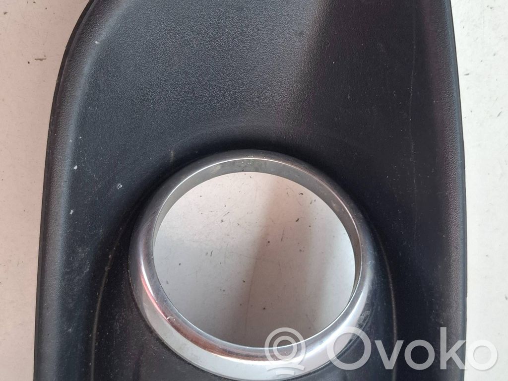 Ford C-MAX II Etusumuvalon ritilä 
