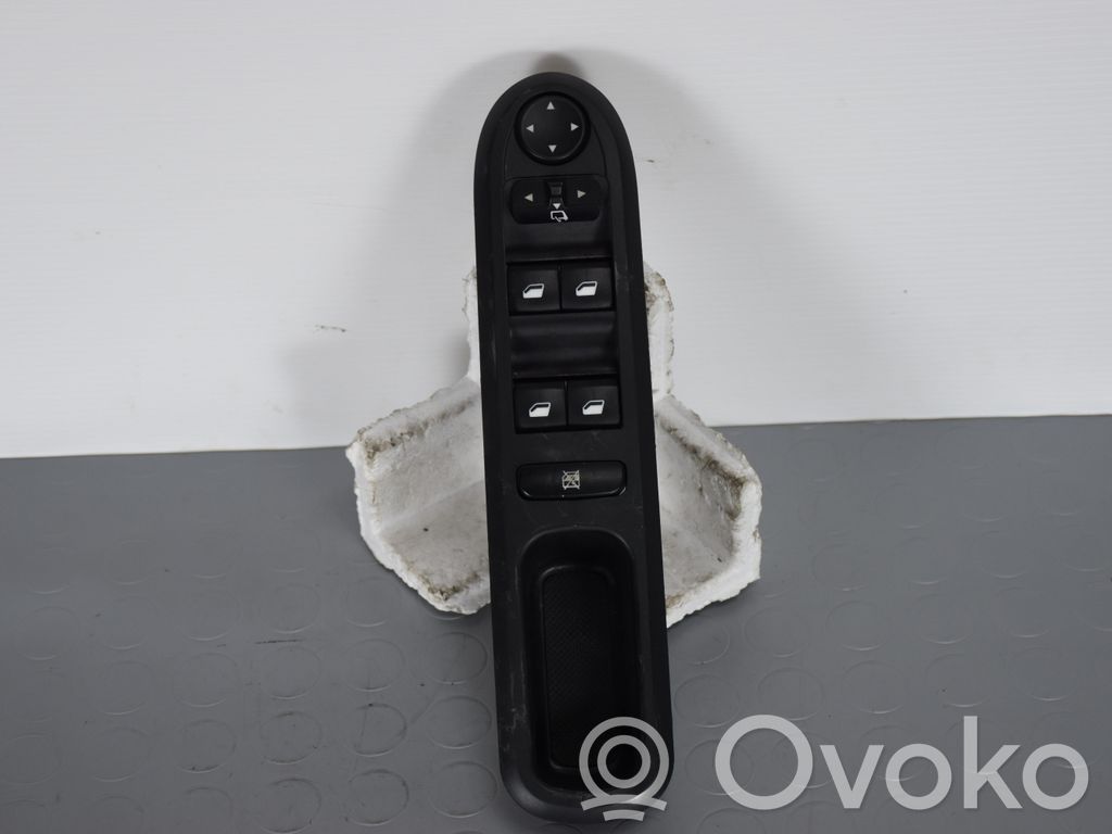 Peugeot 407 Electric window control switch 