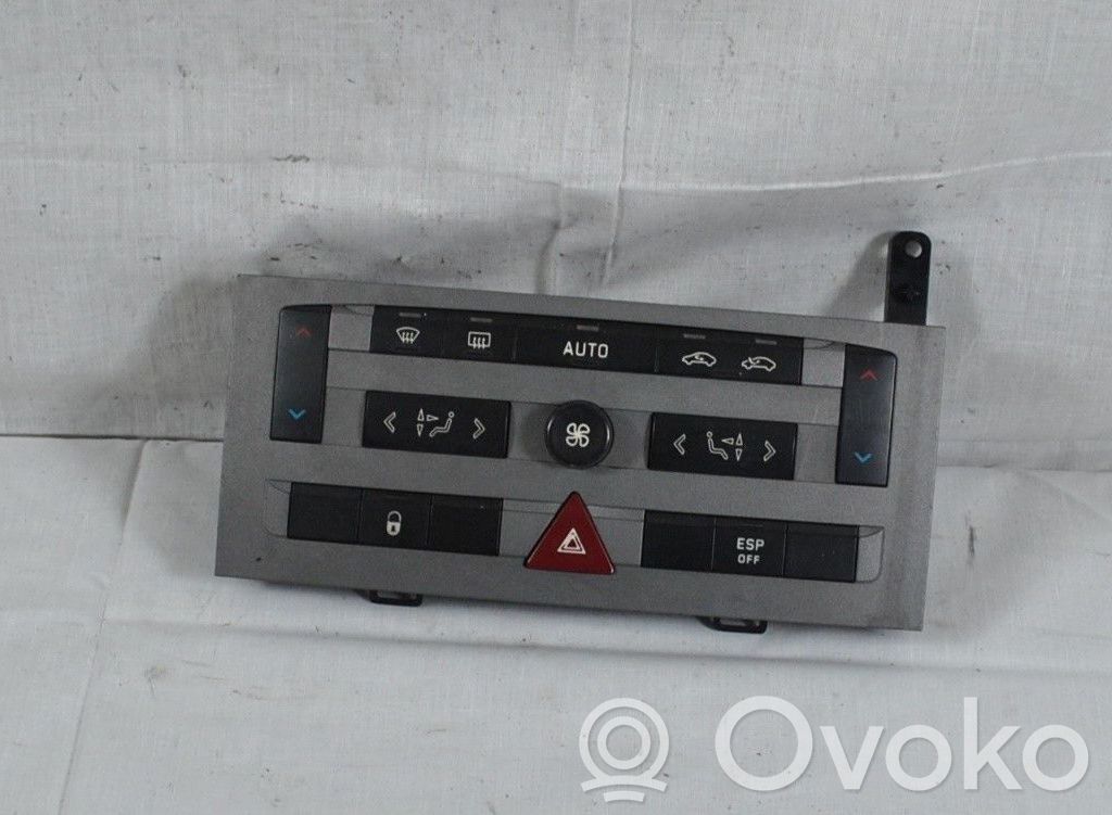 Peugeot 407 Climate control unit 