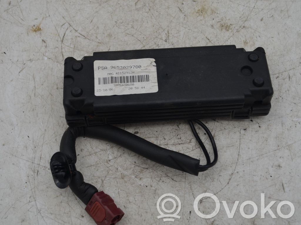 Peugeot 407 Aerial antenna amplifier 