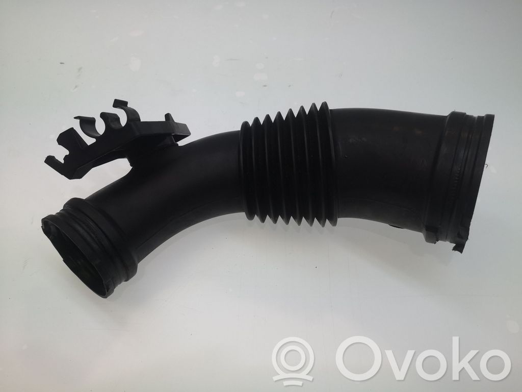 Air intake hose/pipe   059129627L,059129615F