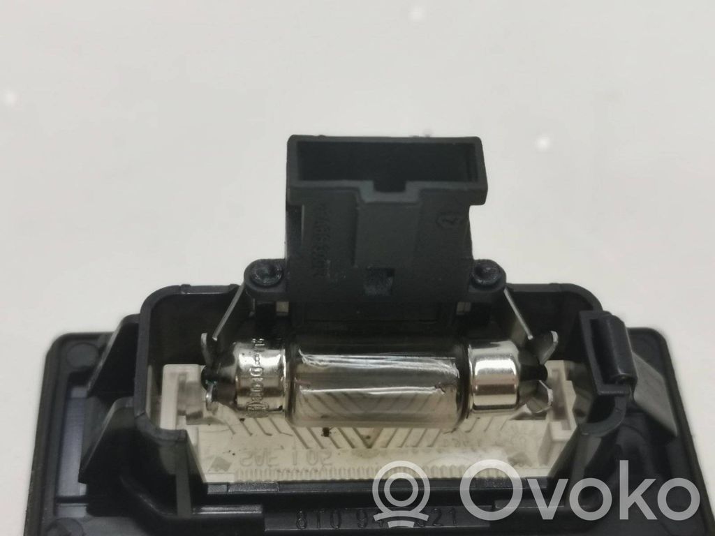 Audi A5 8T 8F Lampa oświetlenia tylnej tablicy rejestracyjnej 