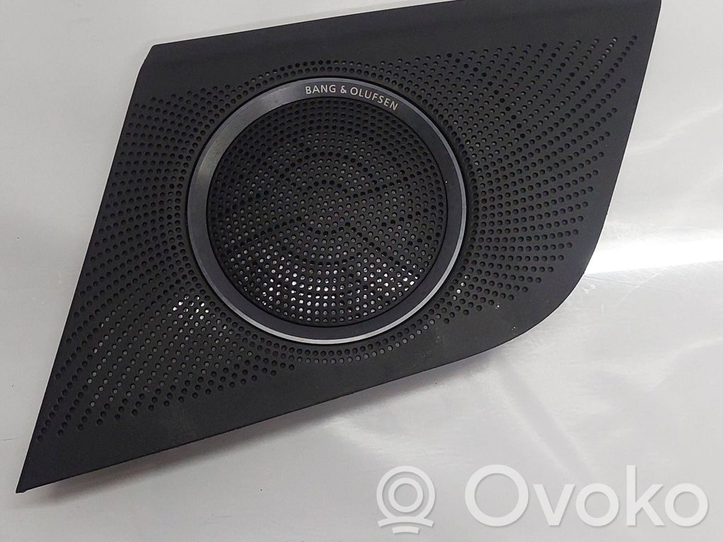 Audi A5 8T 8F Grilles, couvercle de haut-parleur porte avant 