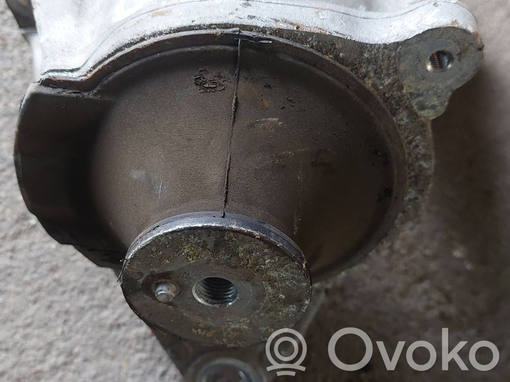Honda CR-V Engine mount bracket 