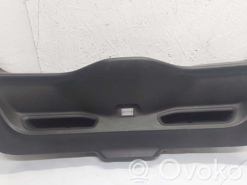 Volvo V40 Tailgate trim 