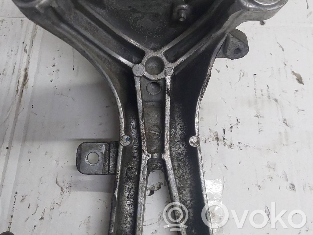 Audi A4 S4 B8 8K Engine mounting bracket 