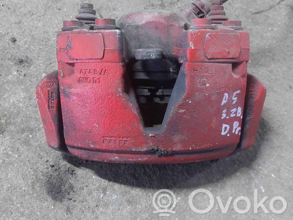Audi A5 8T 8F Zacisk hamulcowy przedni 
