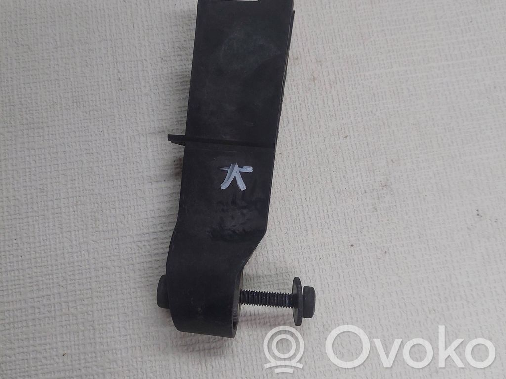 Front bumper mounting bracket   4F0807771