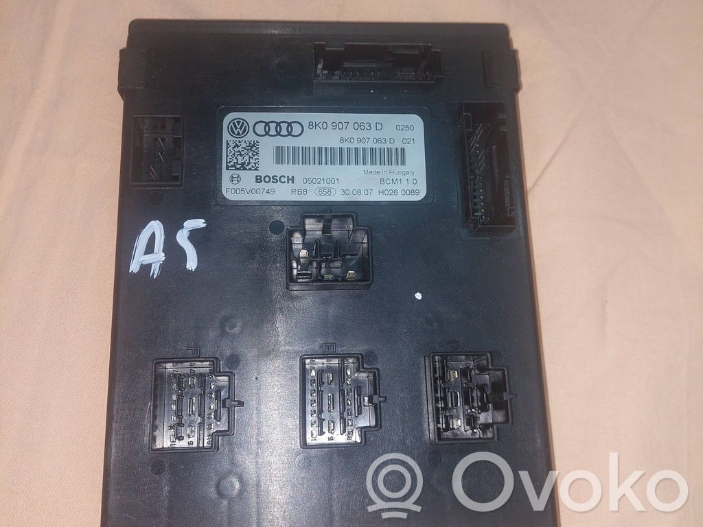 Audi A5 8T 8F Mukavuusmoduuli 