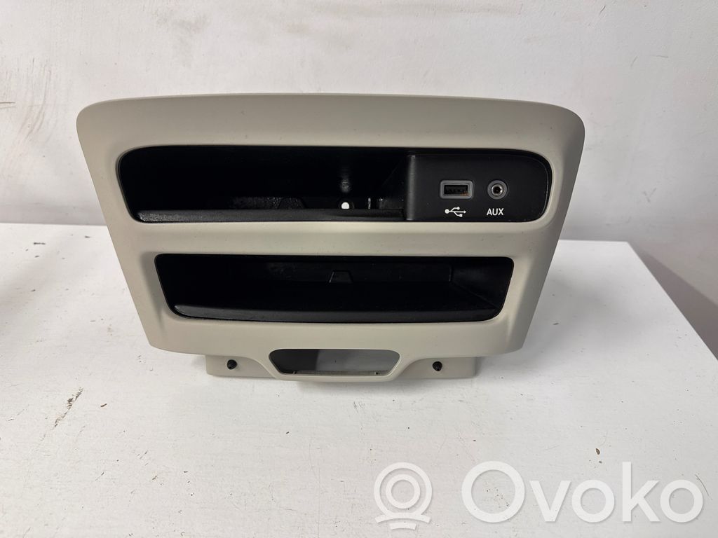 Chrysler Pacifica Daiktadėžė centrinės konsolės 