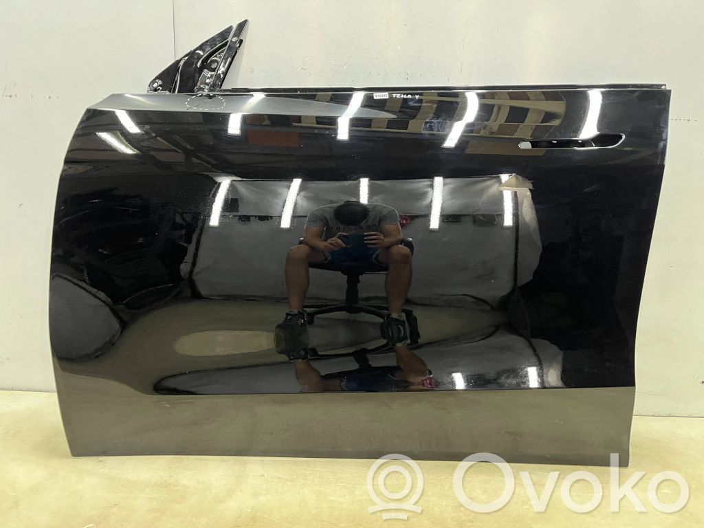 Tesla Model Y Priekinės durys 