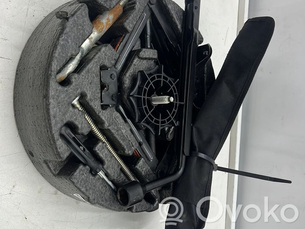 Opel Insignia A Zestaw narzędzi 