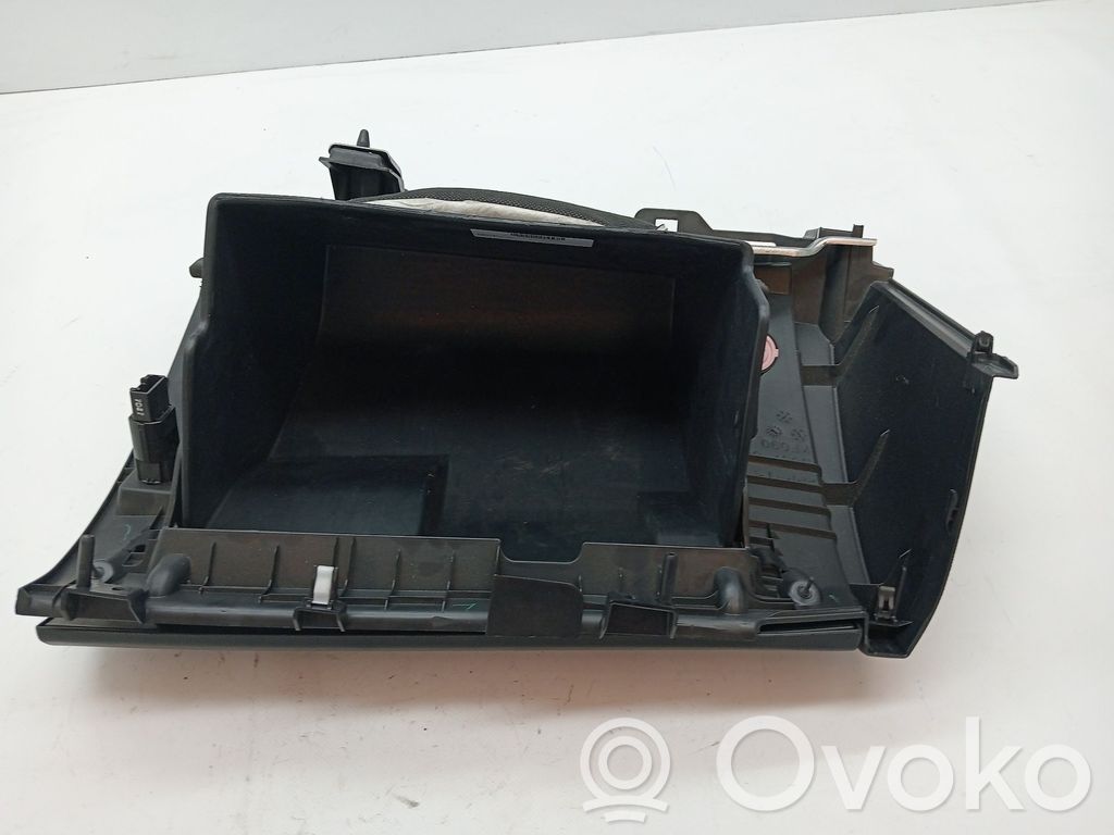 Mazda 3 I Daiktadėžė 