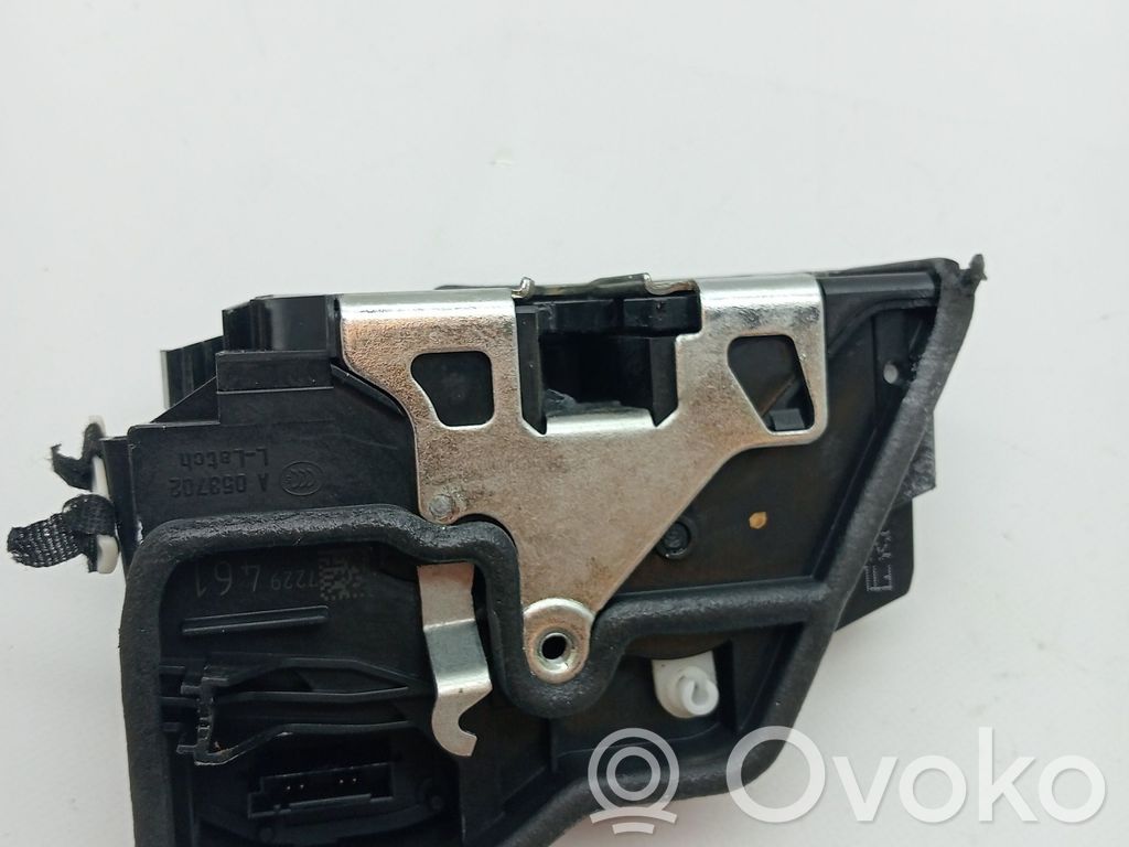 Front door lock   51337381923