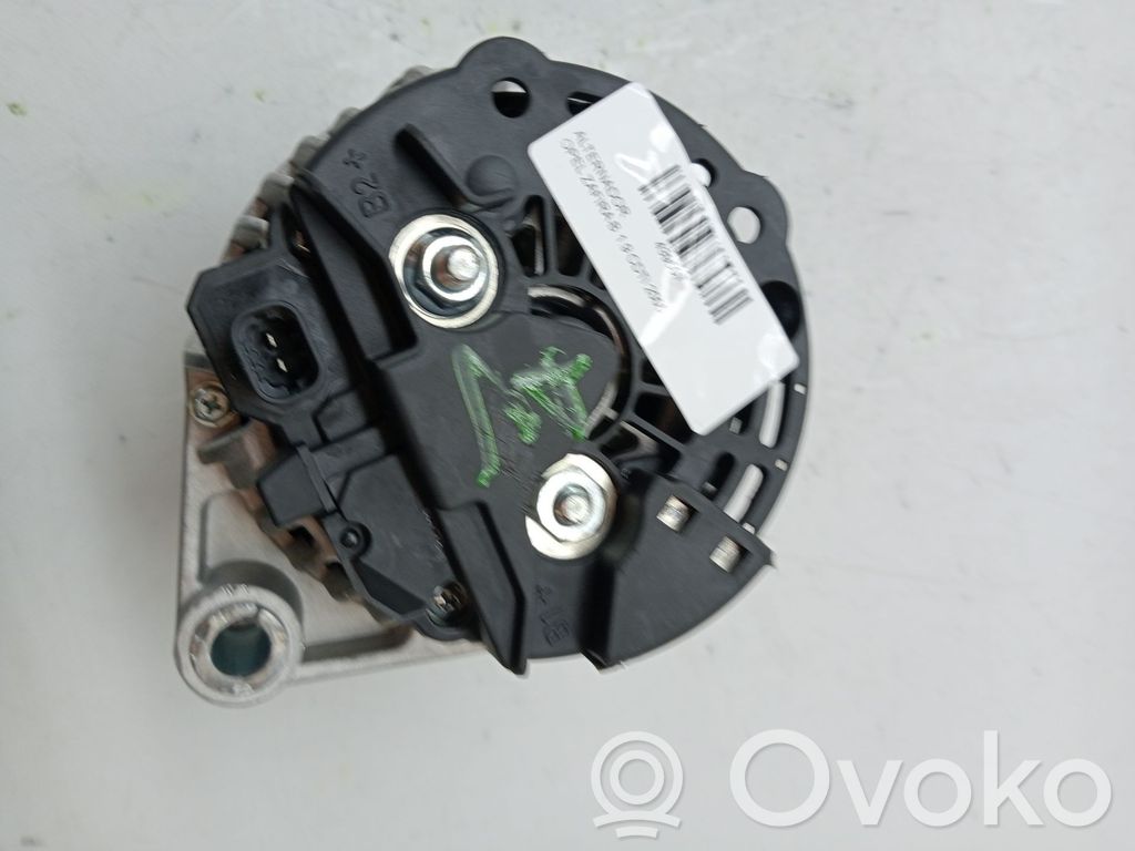 Opel Zafira B Alternator 