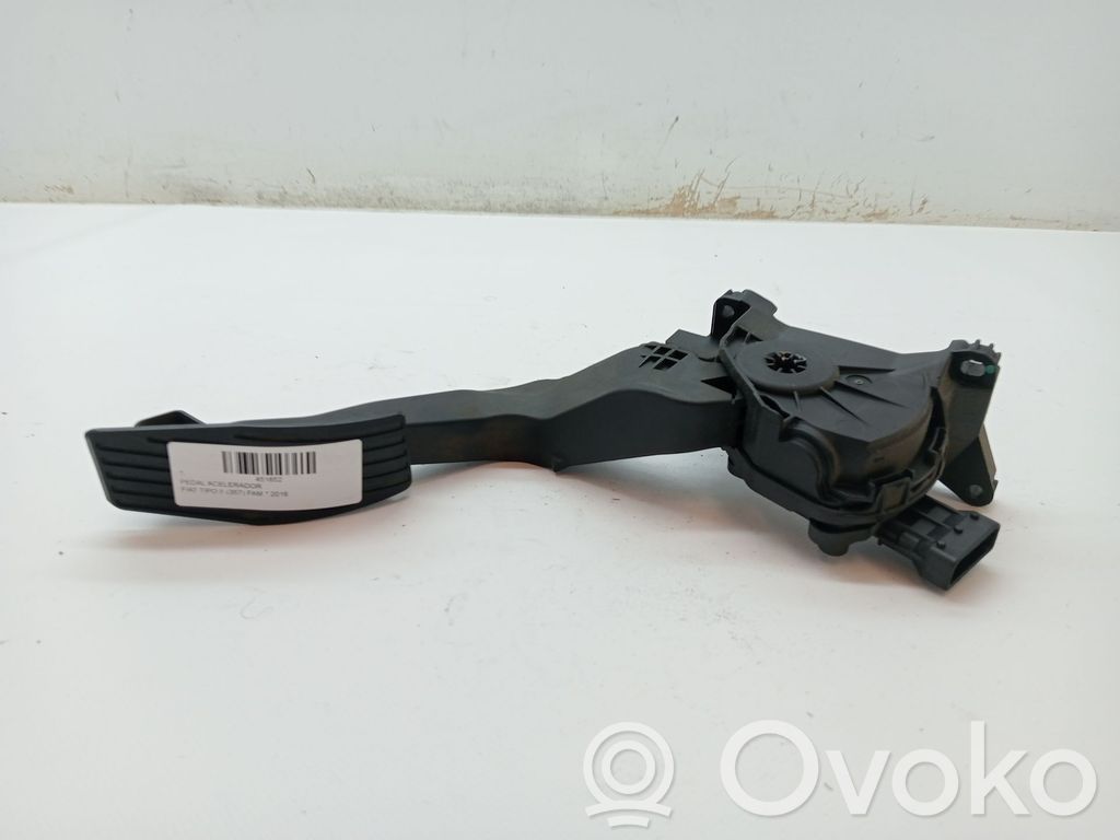 Pedal del acelerador   51987018