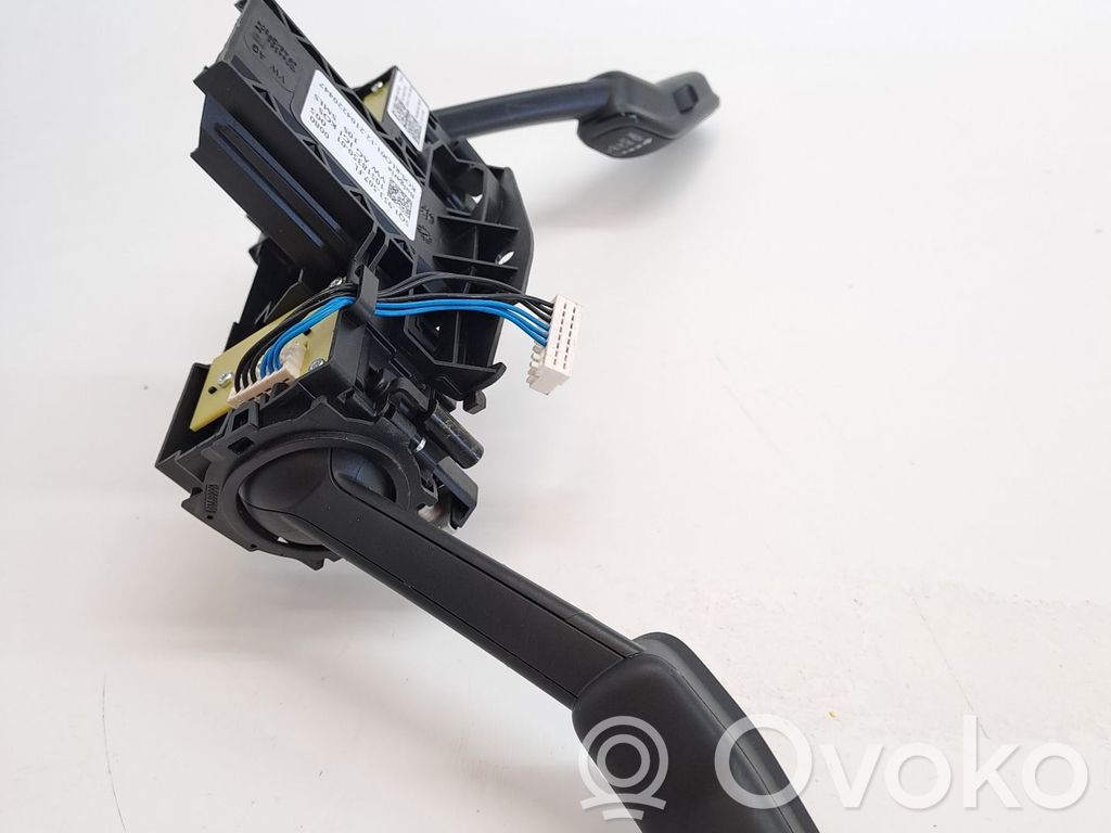 Volkswagen Golf VIII Pulsanti/interruttori sul volante