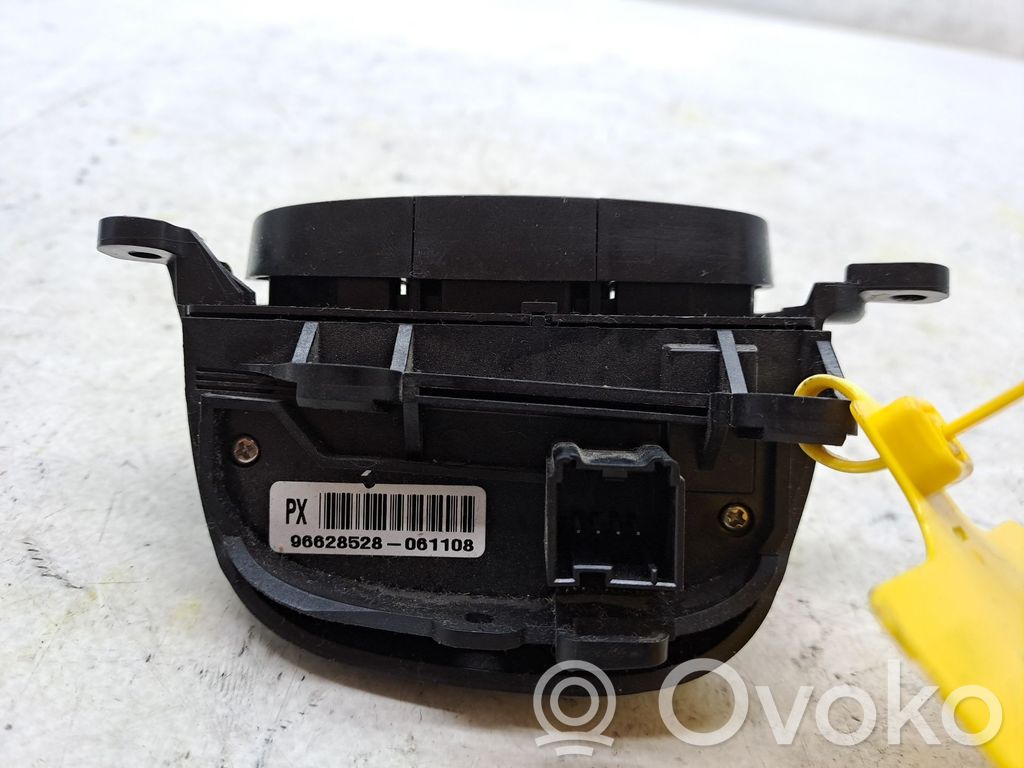 Chevrolet Captiva Boutons / interrupteurs volant 