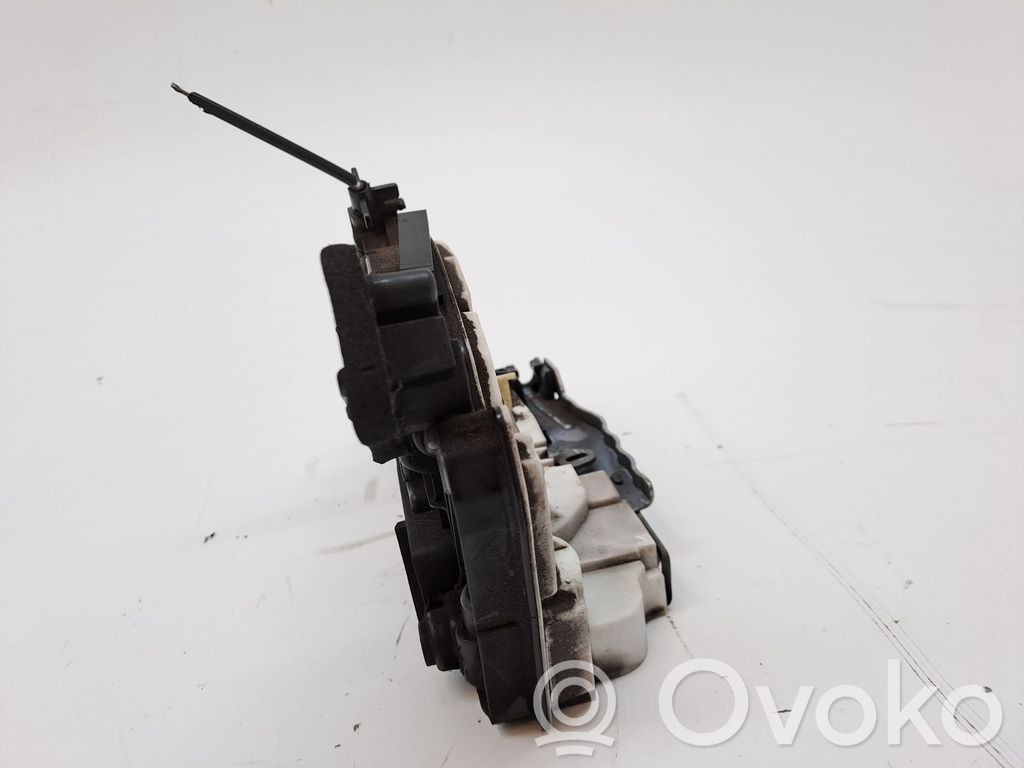 Serrure de porte arrière   5K4839016AF
