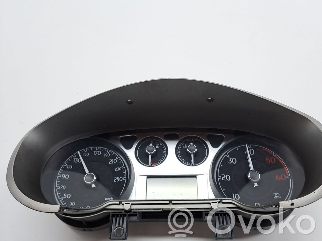 Nopeusmittari (mittaristo)   51835093