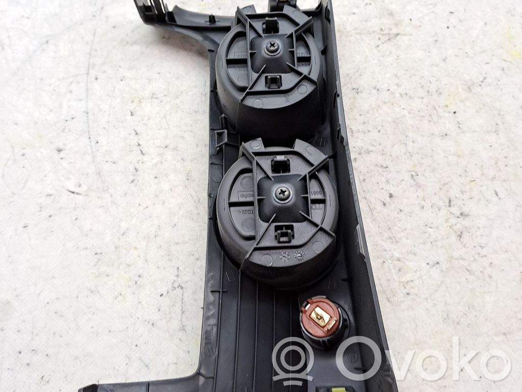 Toyota Verso-S Muu korin osa 