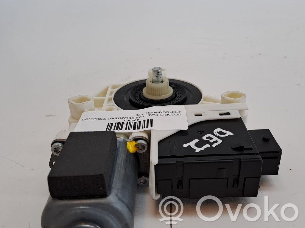 Motor del regulador de la ventanilla de la puerta delantera   68302551AA