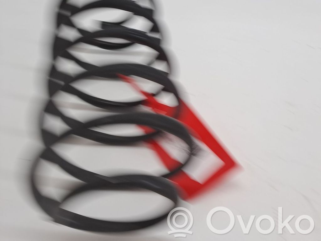 Front coil spring   B000770780