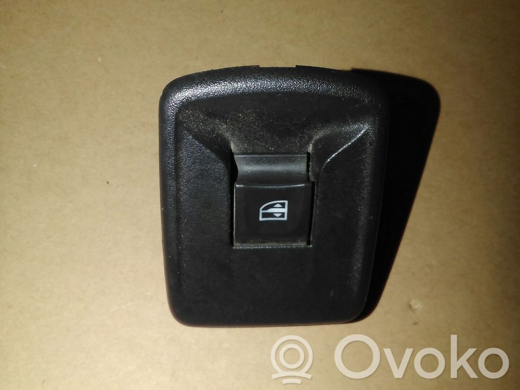 Interrupteur commade lève-vitre   809601032R