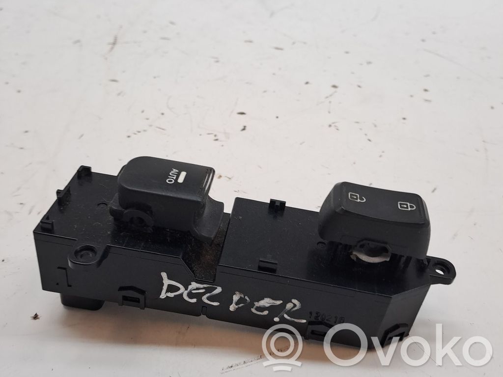 Interruptor del elevalunas eléctrico   935752T010