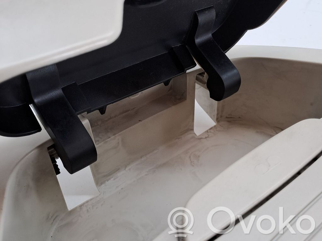 Ford Kuga I Other body part 