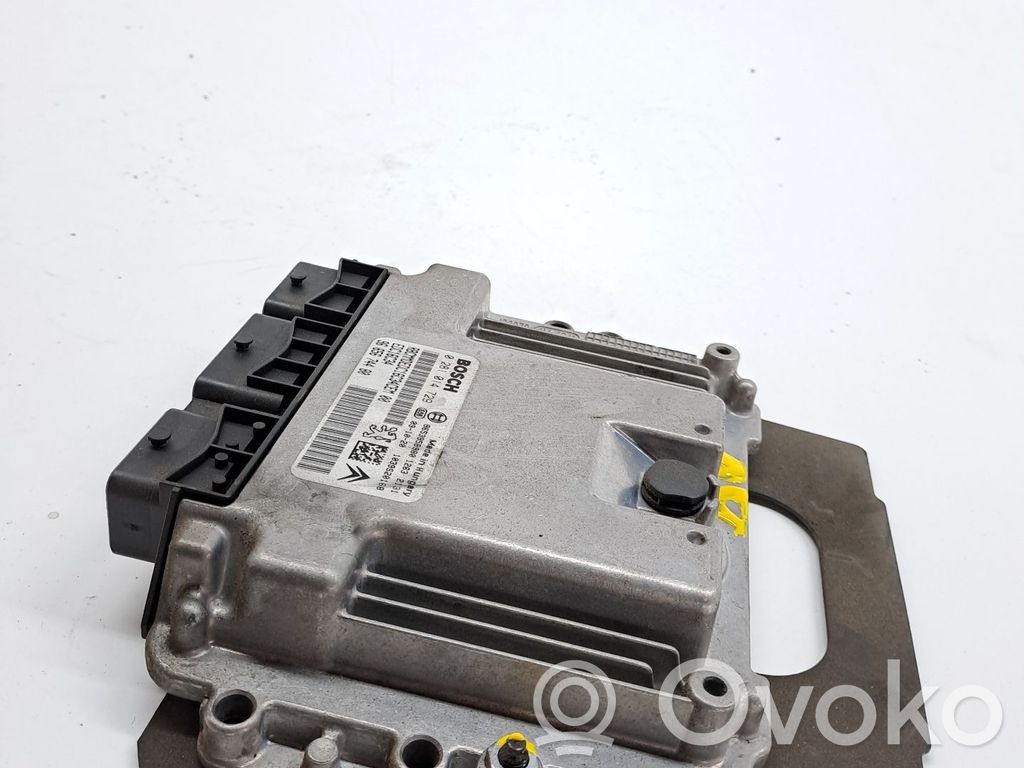 Unidad de control/módulo ECU del motor   9665674480