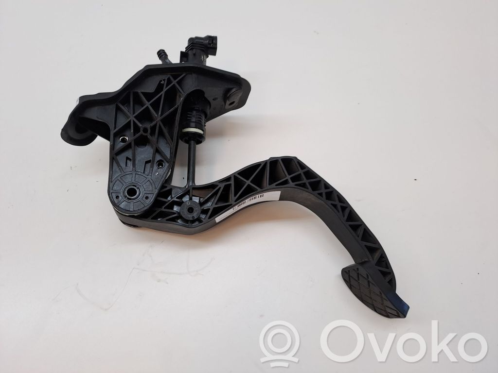 Pedal de embrague   6C1721321A