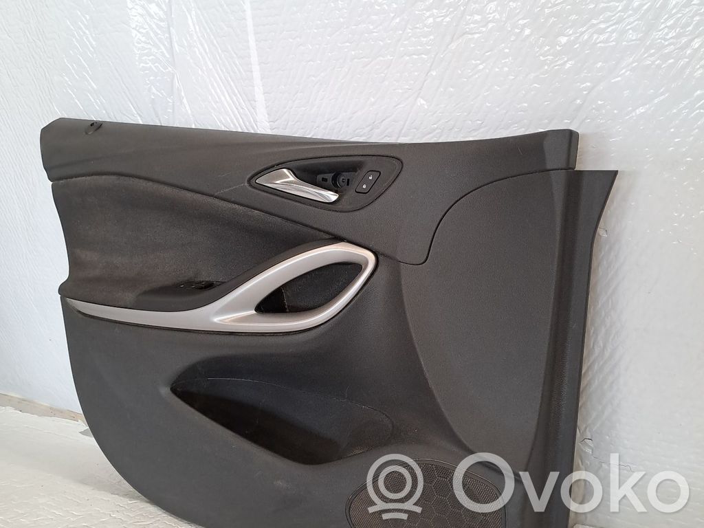 Opel Astra K Boczki / Poszycie drzwi przednich 