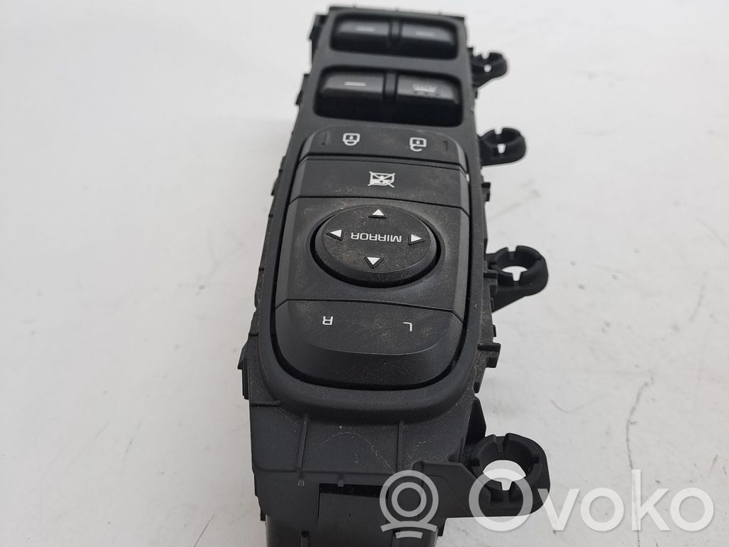 Electric window control switch   93570G5320