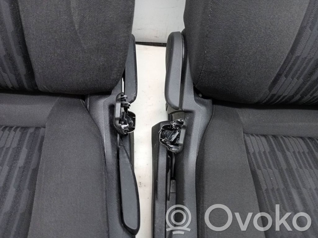 Opel Zafira B Turvatyynysarja paneelilla 