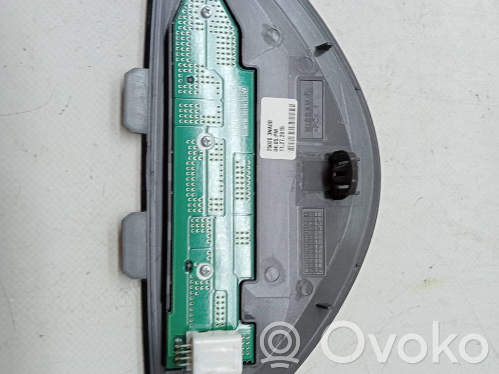 Nissan Leaf I (ZE0) Rivestimento della console di illuminazione installata sul rivestimento del tetto